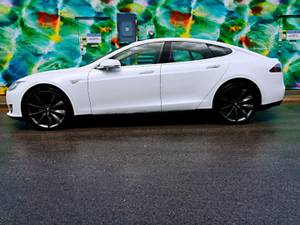 >>>> 2014 TESLA MODEL S 60 ONE OWNER ONLY 61,902 KM